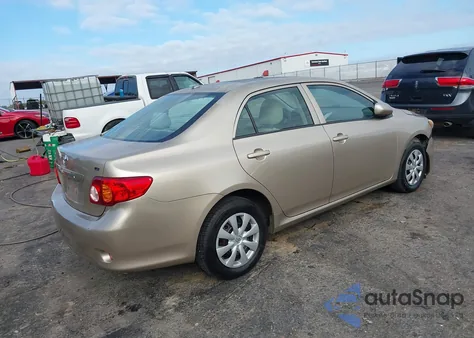 2010 Toyota Corolla Le z USA, uszkodzony, nr VIN 2T1BU4EE2AC279872